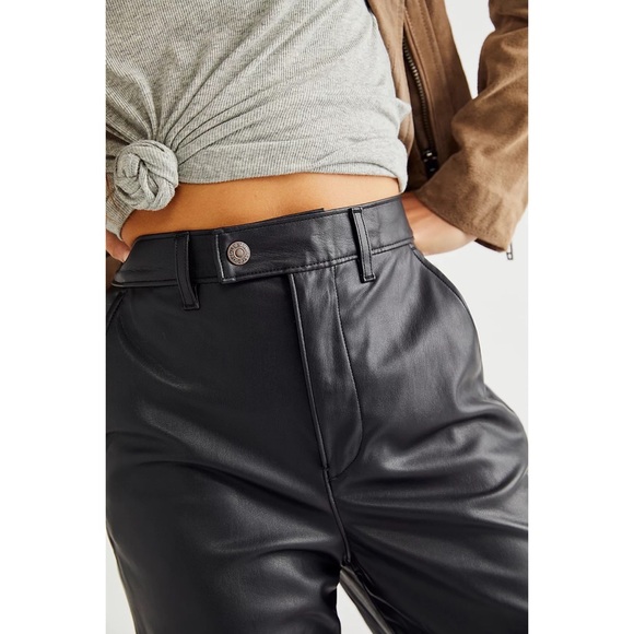 Levi's® Premium MATH CLUB FAUX LEATHER WOMEN'S PANTS - Picture 4 of 8